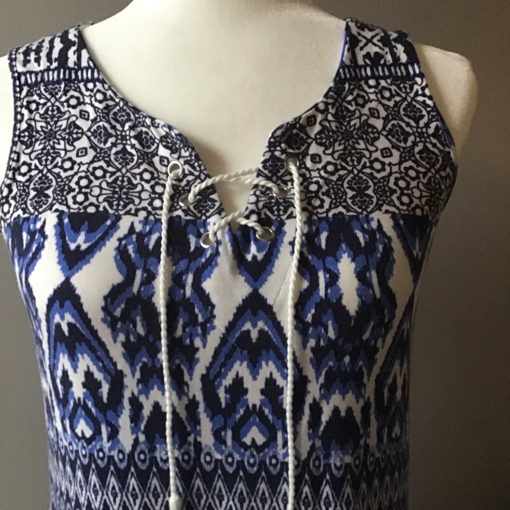 Dress - Picture 2 of 8